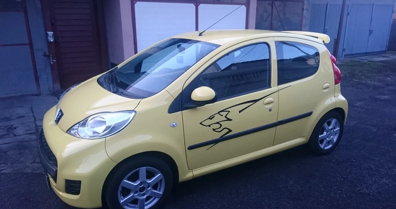 Peugeot 107 cena 11850 przebieg: 183000, rok produkcji 2009 z Tarnów małe 742